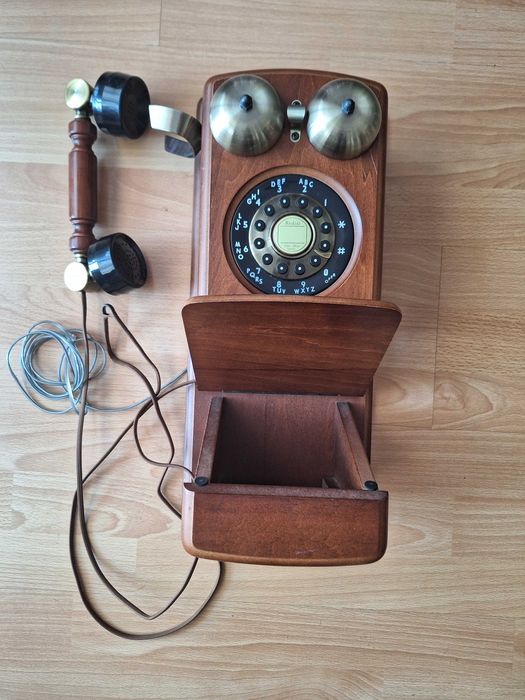 Telefon stacjonarny wiszący MAXCOM KXT 1920 retro