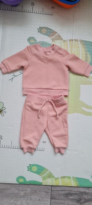 Костюмчик 0-3 міс. на дівчинку