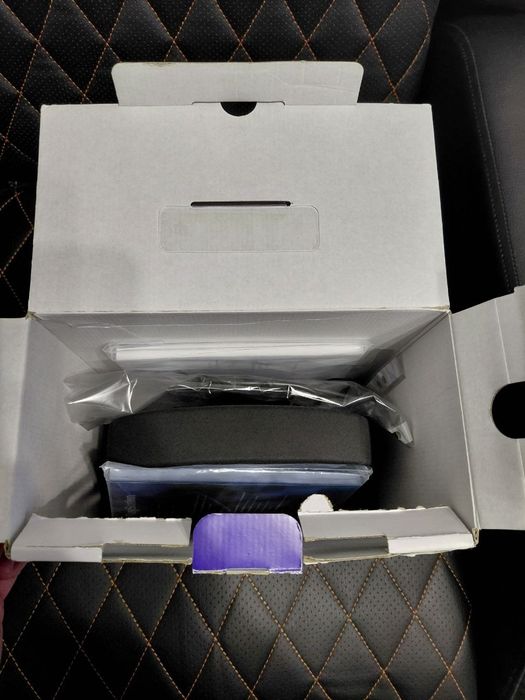 Sony Gold Wireless Headset Playstation навушники б/в 
Повний комплект.
Повністю робочі.
Потрібна заміна амбашюрів.
Вартість 1600 грн.