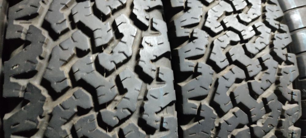 Pneus 225/70/16 e 225/75/16  semi novos