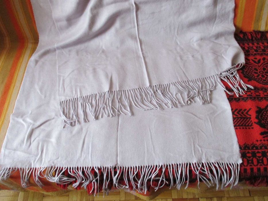 Elegancki szal w jasno liliowym kolorze