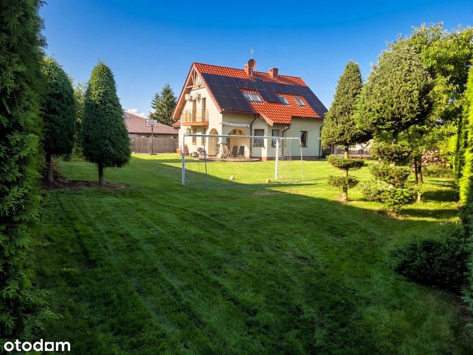 Dom z garażem 179m2, 1256m2 działka, Klimatyzowany. Fotowoltaika.