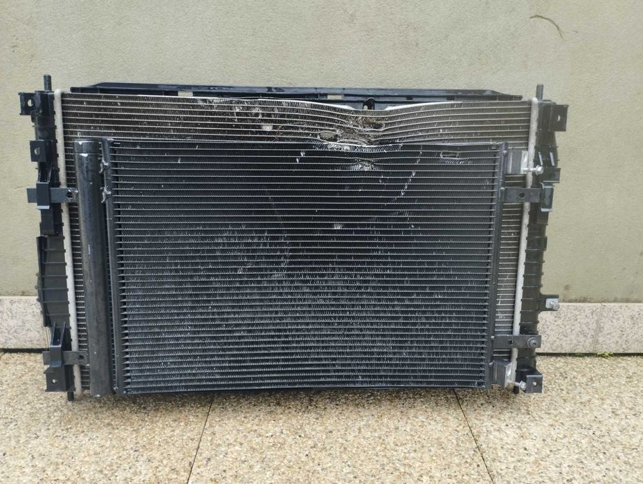 Material de frente DS7 inclui farois led vision + capô