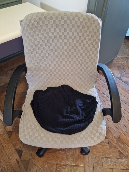 Conjunto secretária e cadeira de escritório