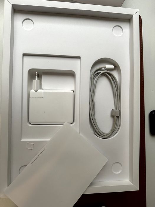 MacBook Pro 16” M1 на запчастини