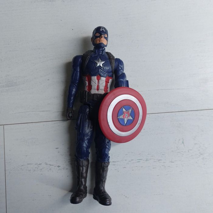Captain America kapitan Ameryka 30 cm oryginalna figurka Avengers