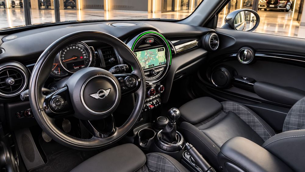 MINI Diesel All Black | 2017 | 155.000 Kms | GPS | Union Jack