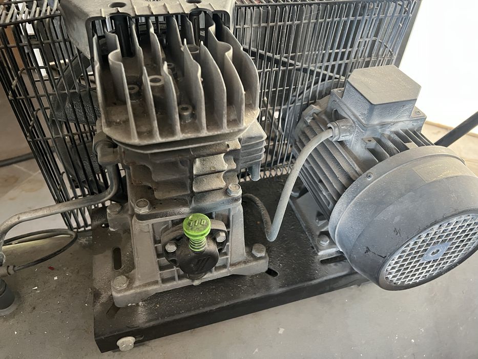Compressor trifasico