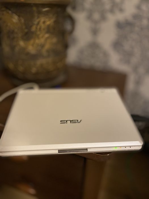 ASUS Eee PC нетбук, працює, для навчання / ретро-ігор / експериментів
