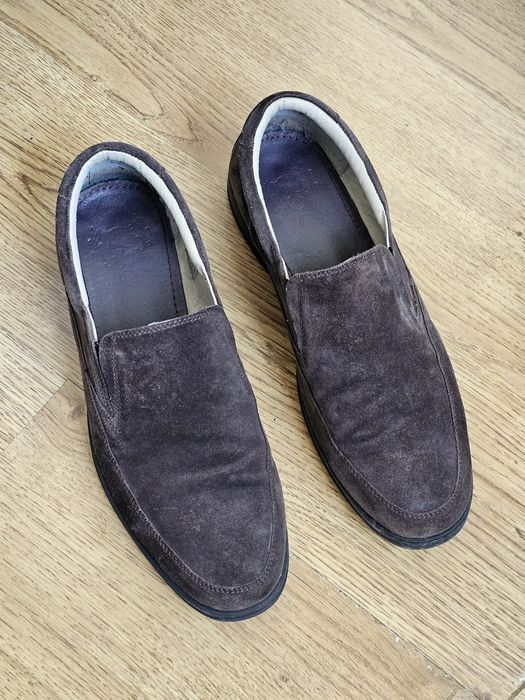 Sapatos homem em camurça castanha