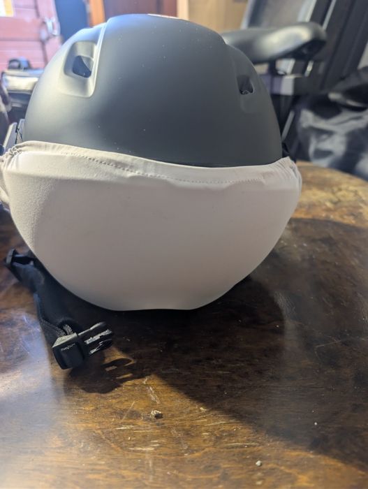 Kask narciarski
K
Kask narciarski