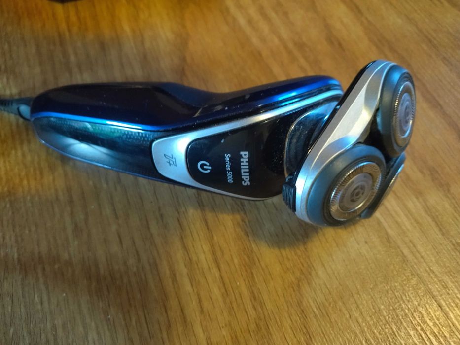 Электробритвы Philips