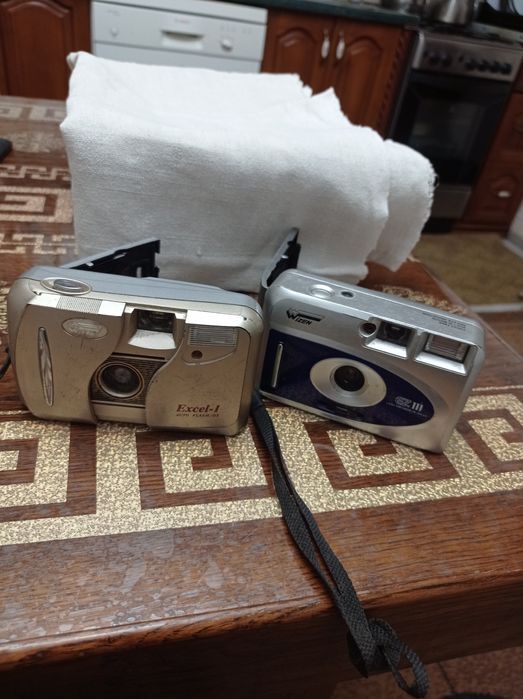 Старые плёночные фотоаппараты Excel-1 i Wizen EZ111 почти даром