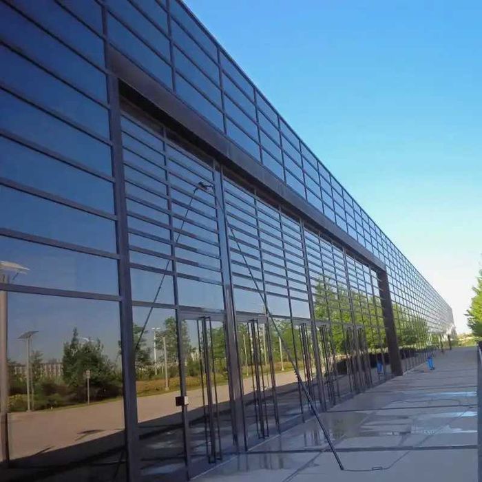 Mycie paneli fotowoltaicznych, szkła , wodą demineralizowaną.