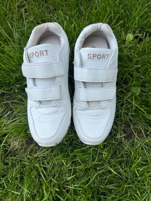 Lekkie białe buty sportowe Sklaziners rozm.37