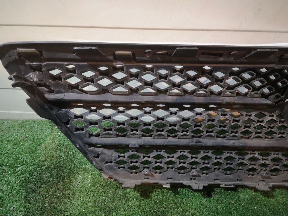 Toyota Corolla E12 atrapa gril