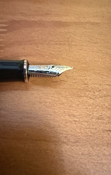 Caneta Pelikan souverän M600