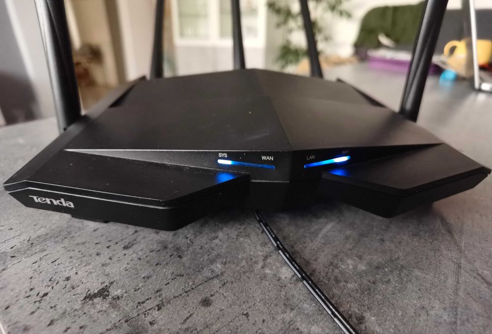 Router  Tenda AC11
