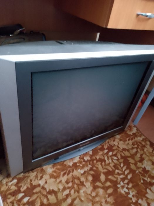 Panasonic працюючий телевізор 70см діагональ