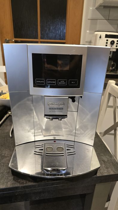 Ekspres do kawy delonghi perfecta
