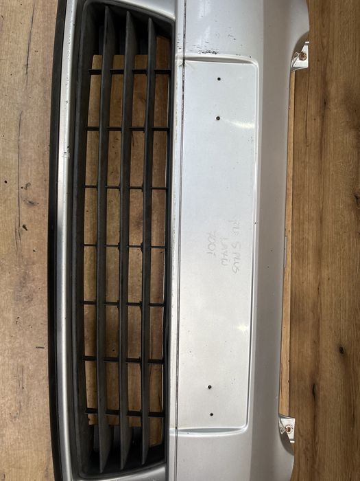 Zderzak przedni Golf 5 Plus kolor LA7W