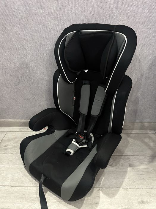 Дитяче автокрісло.Детское автокресло.Есть наклон для сна. Німеччина