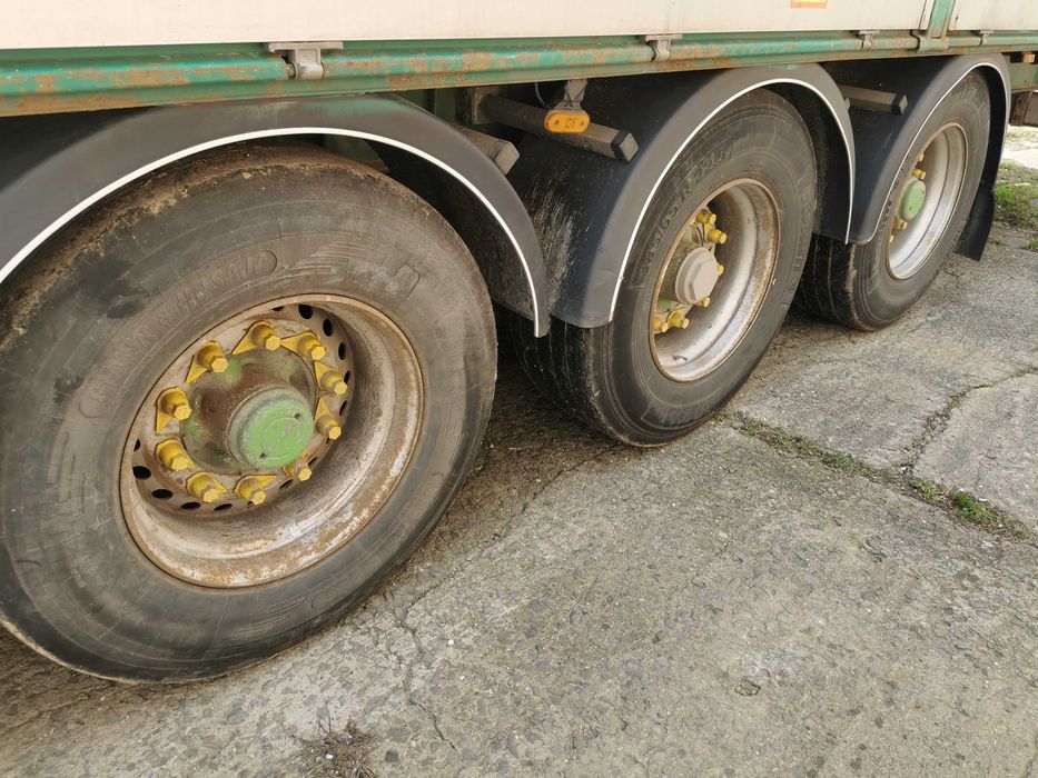 Напівпричеп борт штора Fruehauf