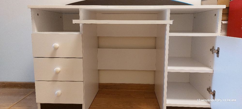 Meble-pokój dziecięcy, biurko dla chłopca, biurko z grafiką