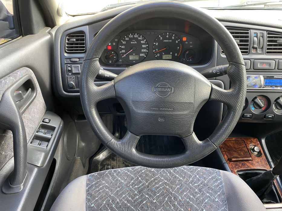 Nissan Primera 1.6i,