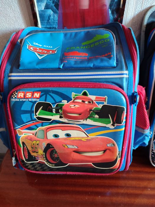 Рюкзаки шкільні 1-4 класс