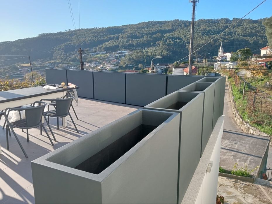 Floreira Mod. 120x30xh85cm RAL 7016