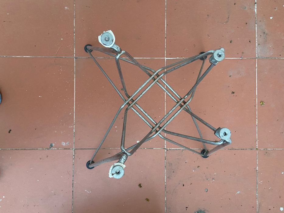 Patas metálicas de cadeira