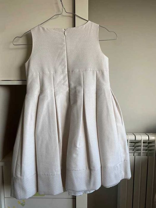 vestido de alças beje claro