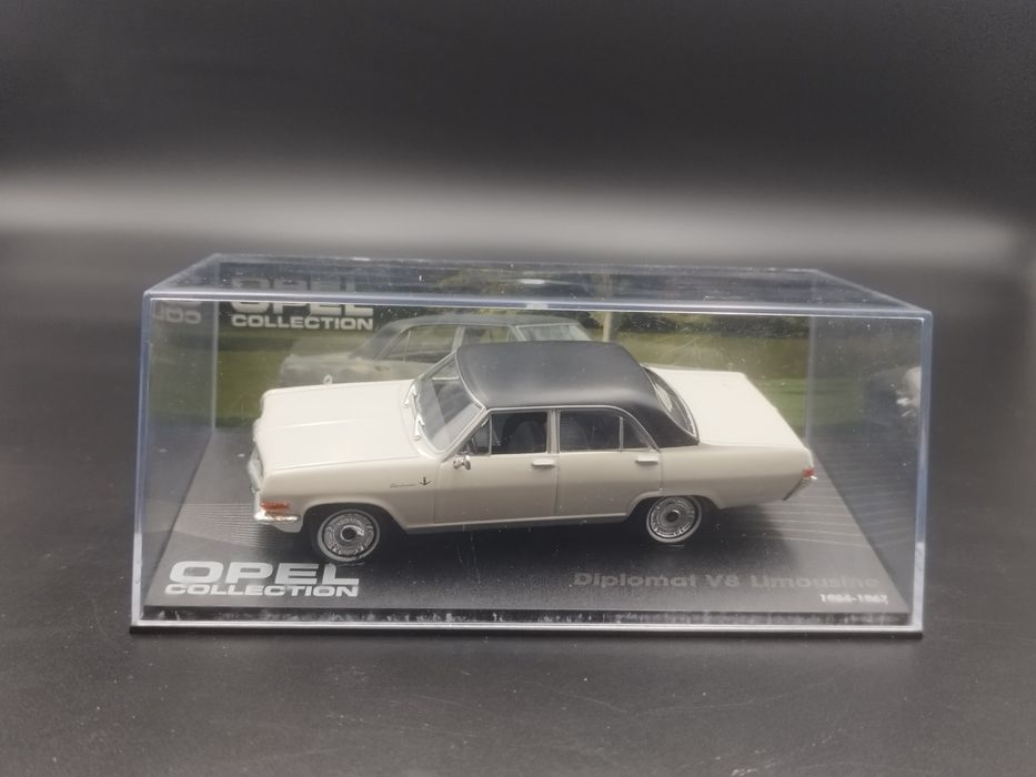 1:43 Opel Collection Opel Diplomat V8 Limousine 1964