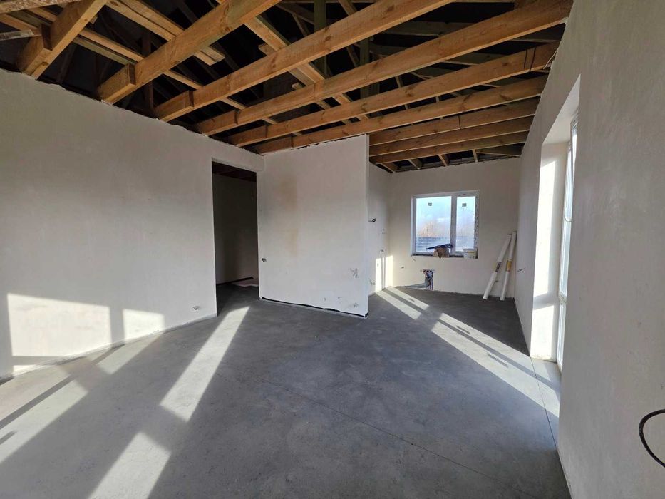 Тарасівка вул Павлюченка будинок 120м.кв. 5 соток землі