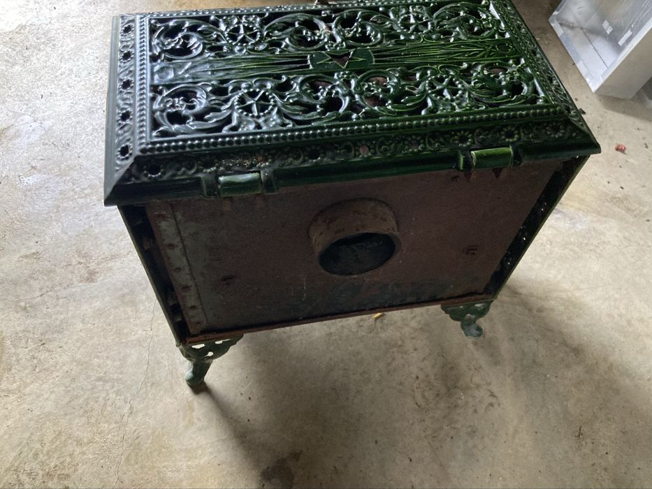 Fogão salamandra a lenha Arte Nova, esmaltado