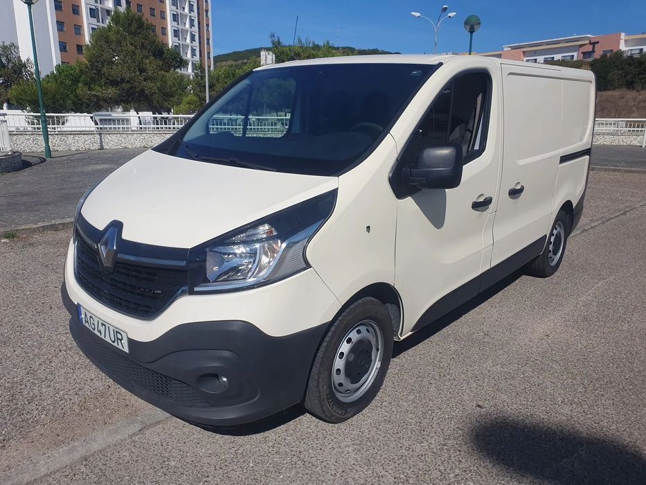 Renault Trafic 2.0 dCi 120cv - 2 Portas Laterais
