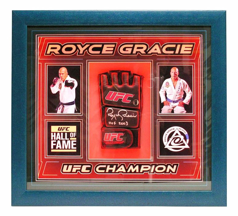 Royce Gracie rękawica UFC z autografem w pięknej oprawie LED