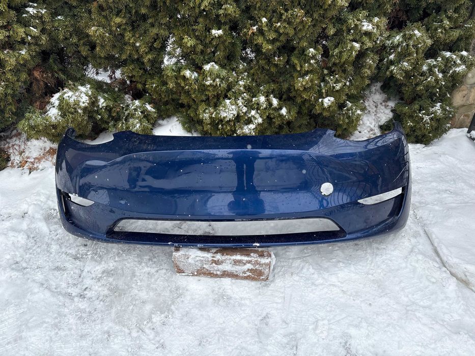 Бампер передній Tesla Model Y (2022 без парктроніка)