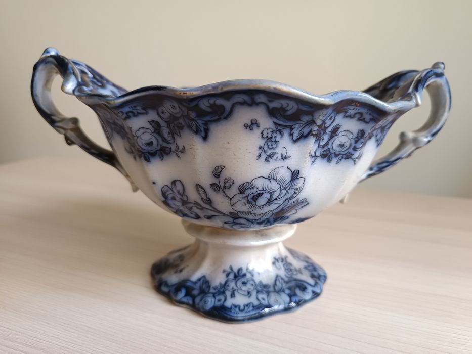 Старовинна ваза кінця 19 століття