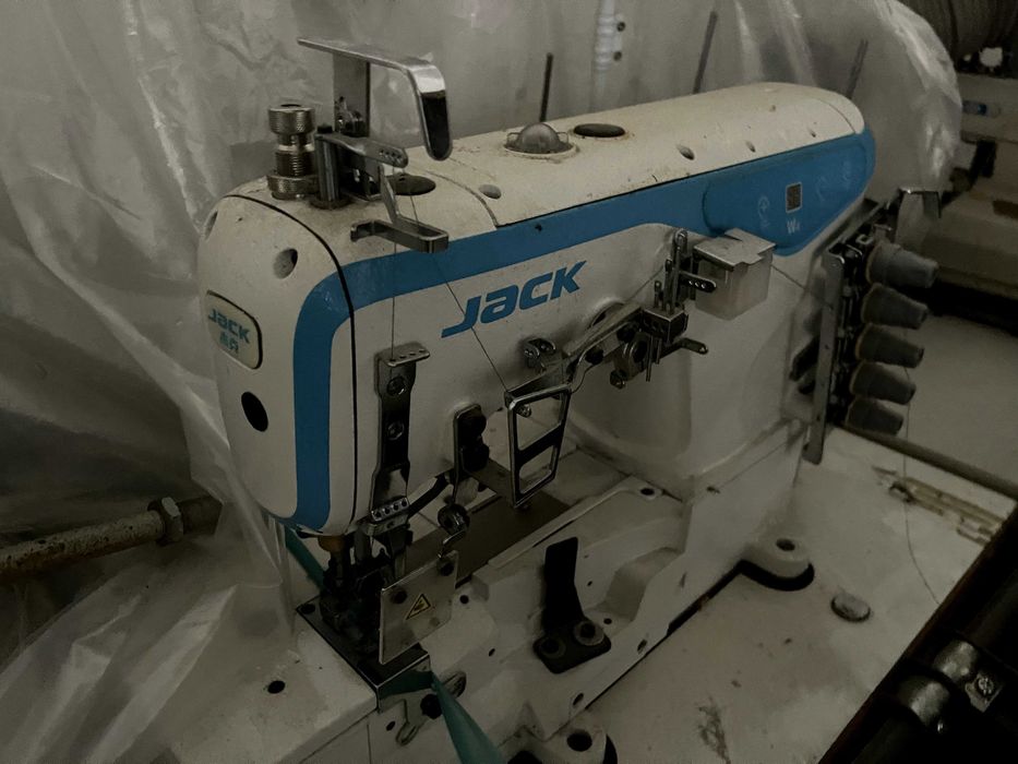 Máquina de Costura Industrial Jack W4