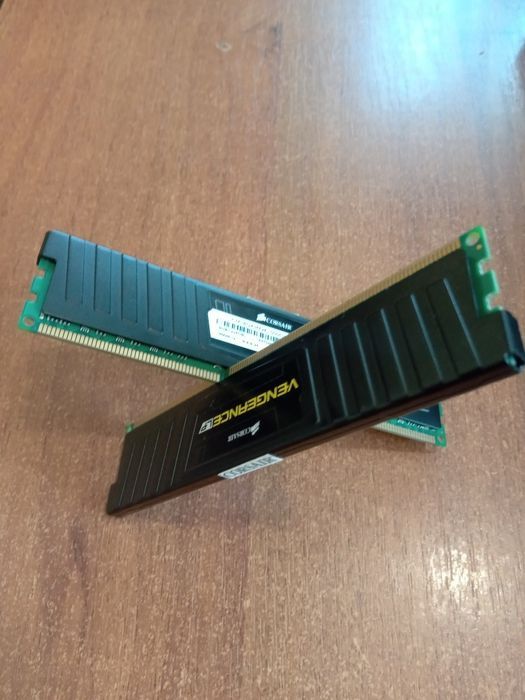 ІГРОВА пам'ять ДДР3 8 ГБ DDR3 8Gb (4гб+4gb) 1600 MHz з радіатором