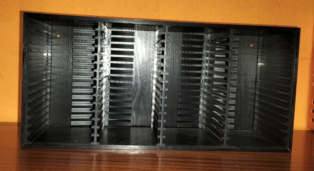 Estante para CDs (como nova)
