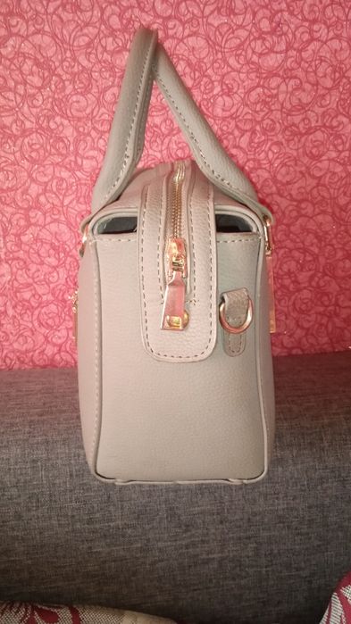 Сумочка невелика