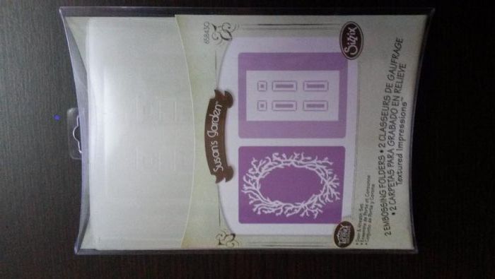Sizzix Textured Impressions Embossing Folders 2PK - Door & Wreath Set