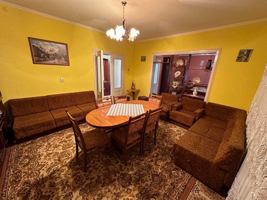 Продається житловий будинок в смт. Вишково