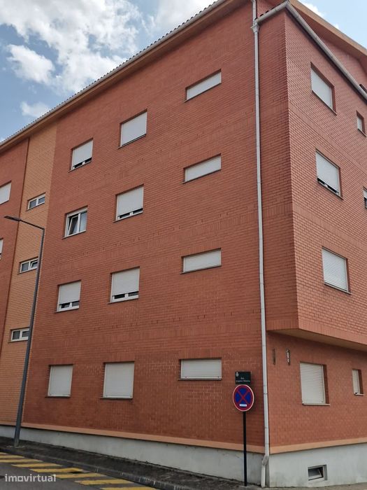 Apartamento T4 R/c para venda em Macedo de Cavaleiros
