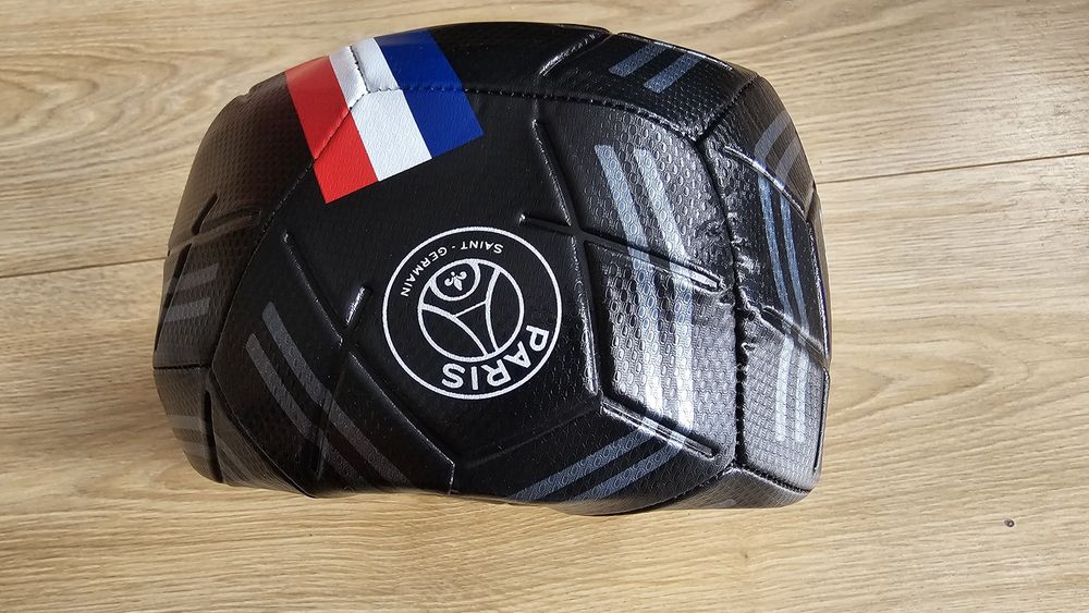 Pilka do piłki nożnej Jordan Paris