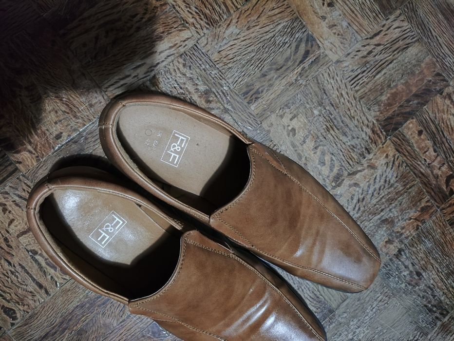 Sapatos de escritório Slip-in tamanho 42