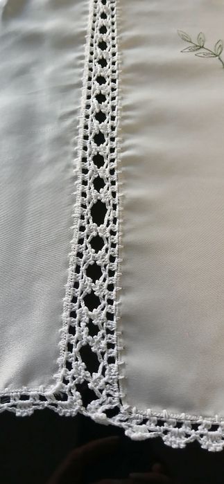Toalha de mesa, com crochet